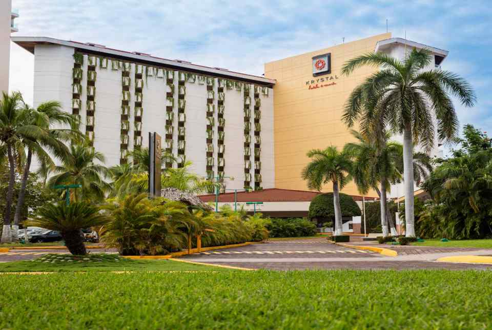 hotel-krystal-ixtapa-002