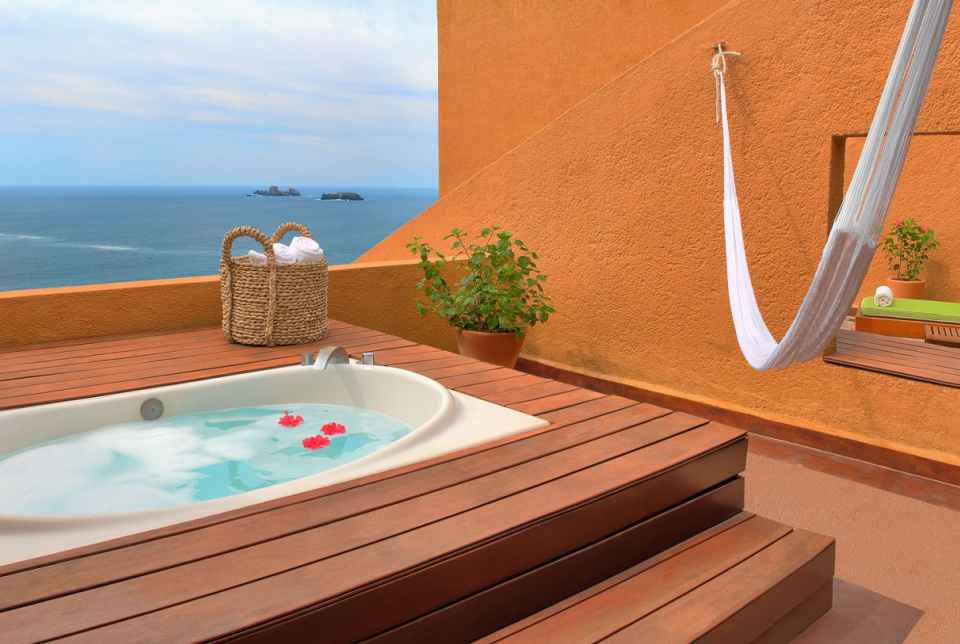 hotel-las-brisas-ixtapa-02