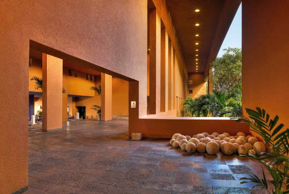 hotel-las-brisas-ixtapa-05