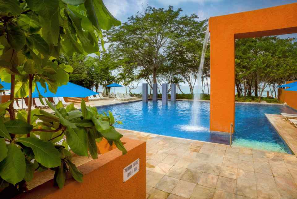 hotel-las-brisas-ixtapa-06
